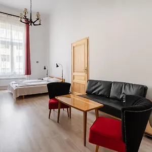  Apartment Retro Rebel Mode